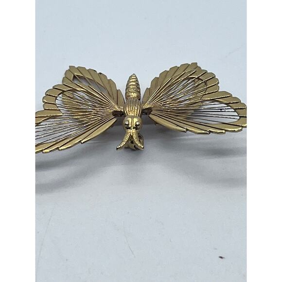 Vintage Monet Gold Tone Open Wire Work Wings Butterfly Pin Brooch - Picture 10 of 13